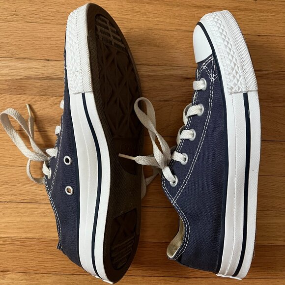 Converse Chuck Taylor All Star Navy Blue Low Top Shoes Sneakers Wm's 6 /Men's 4 - Picture 3 of 6